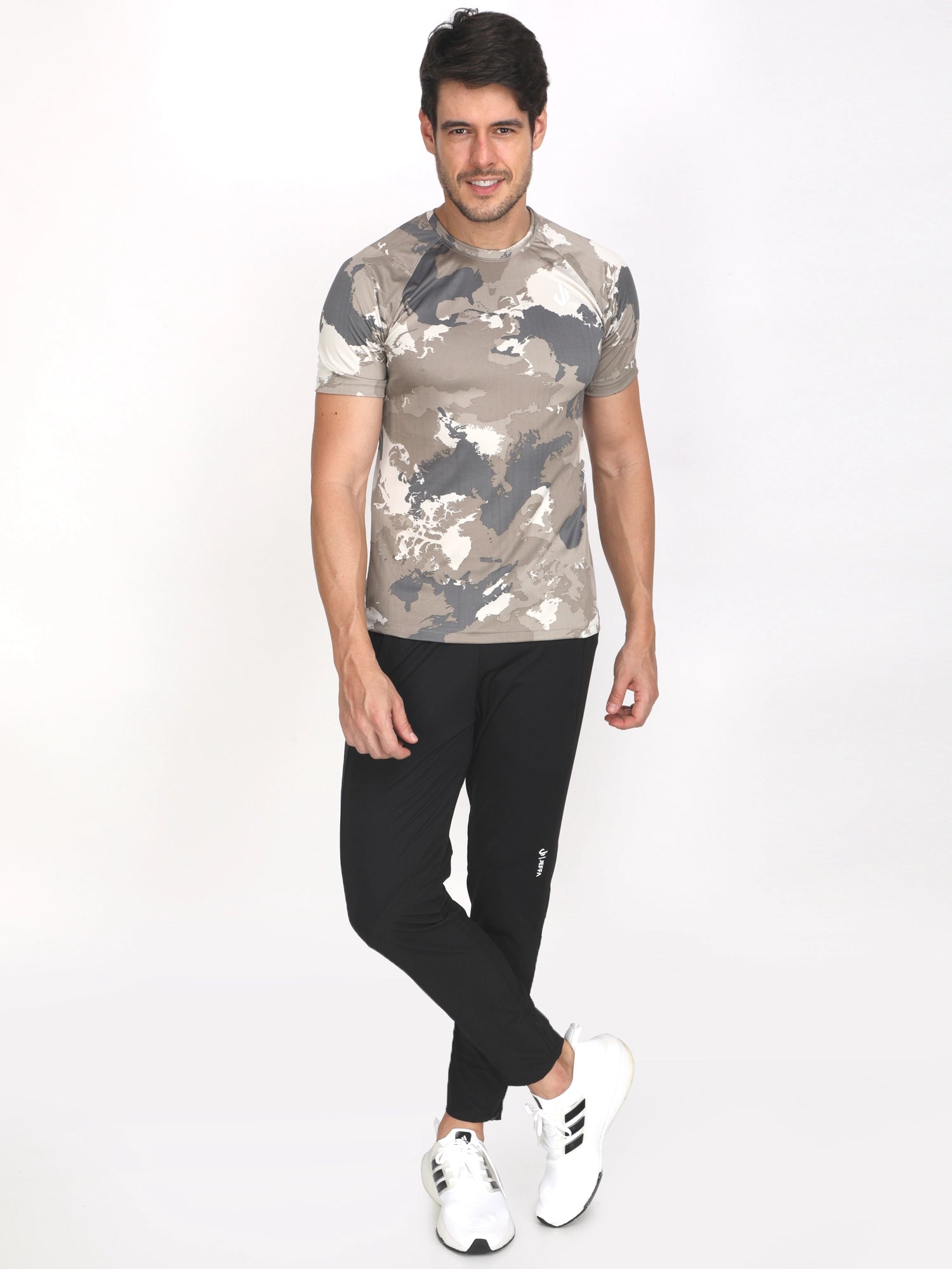 Jeffa Camo Printed T-shirt in Sand