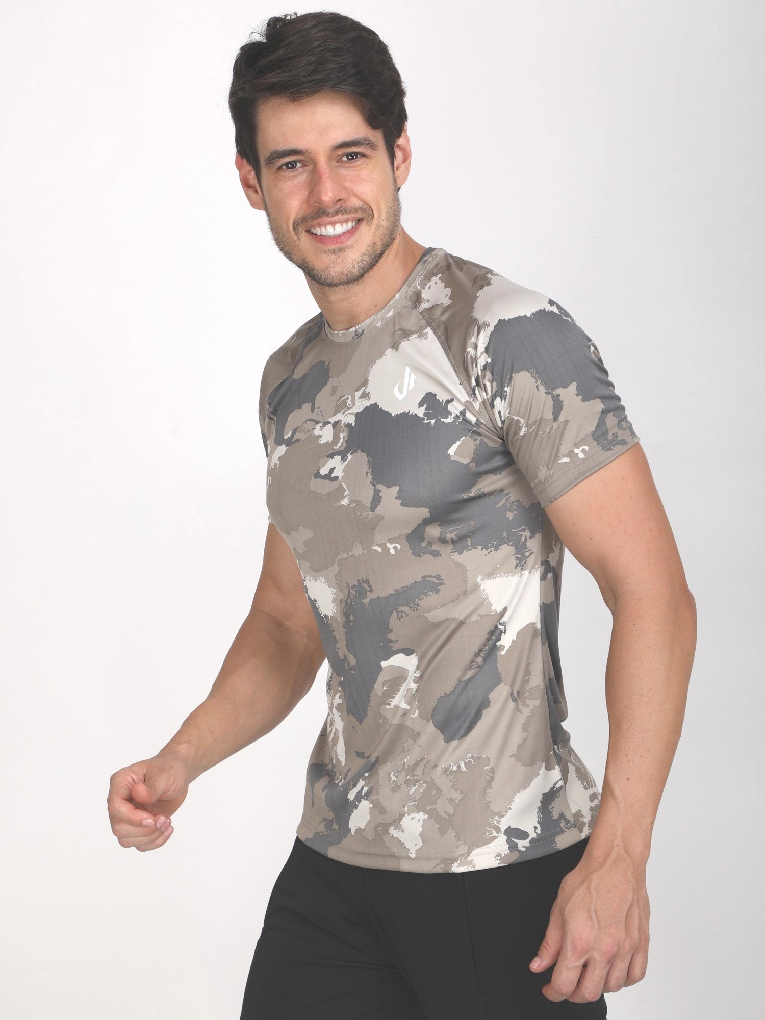 Jeffa Camo Printed T-shirt in Sand